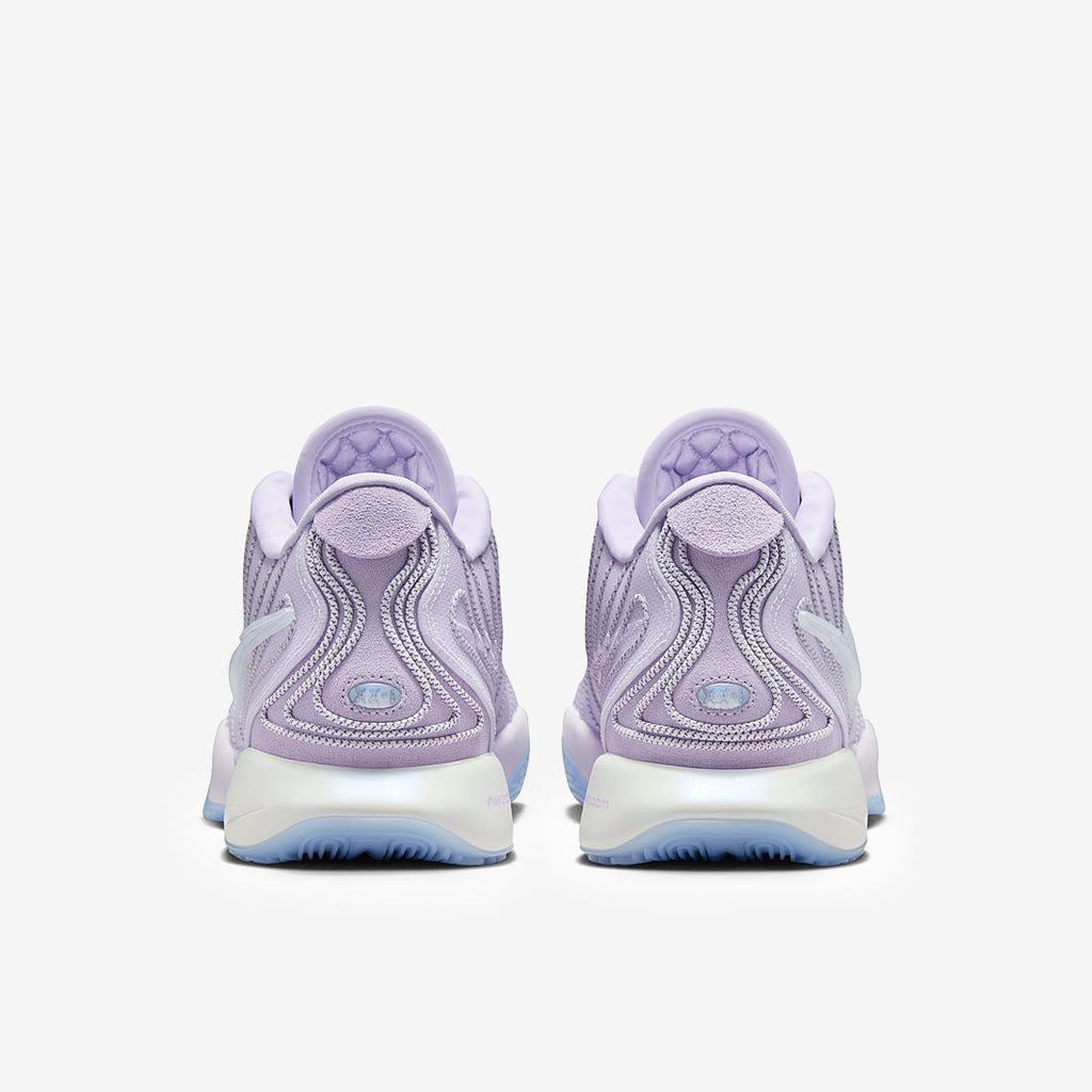Nike LeBron 21